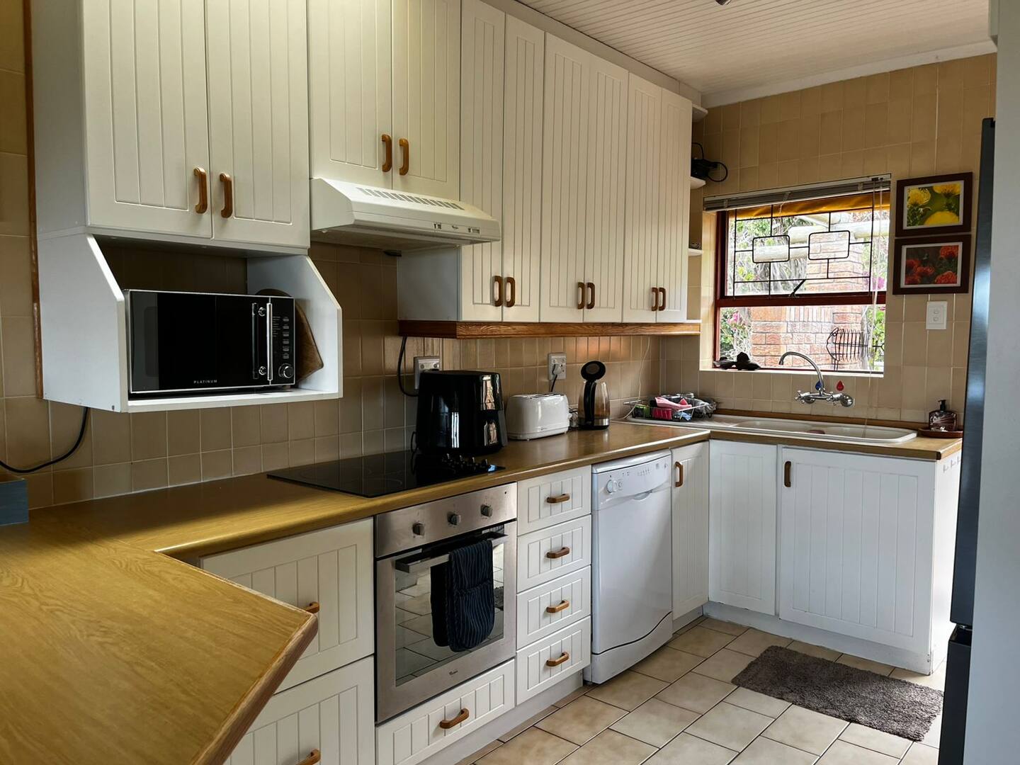 Rosemary’s Cottage thumbnail 7