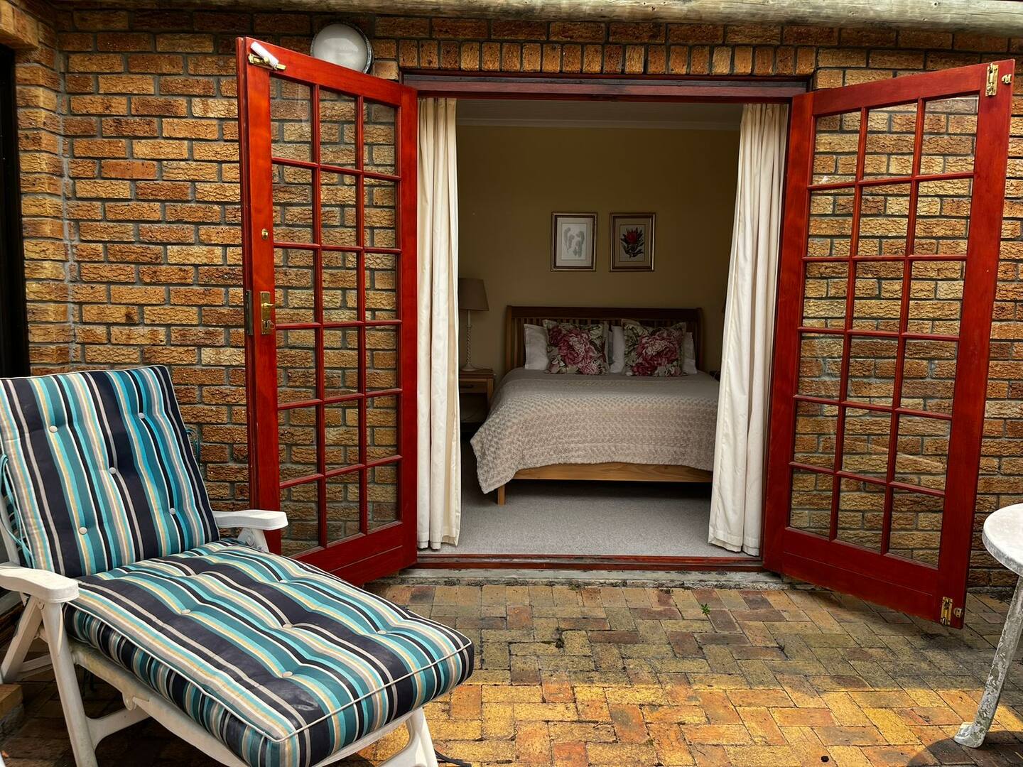 Rosemary’s Cottage thumbnail 11