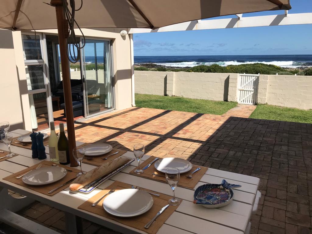 La Mer – Beautiful Beachfront Home thumbnail 8