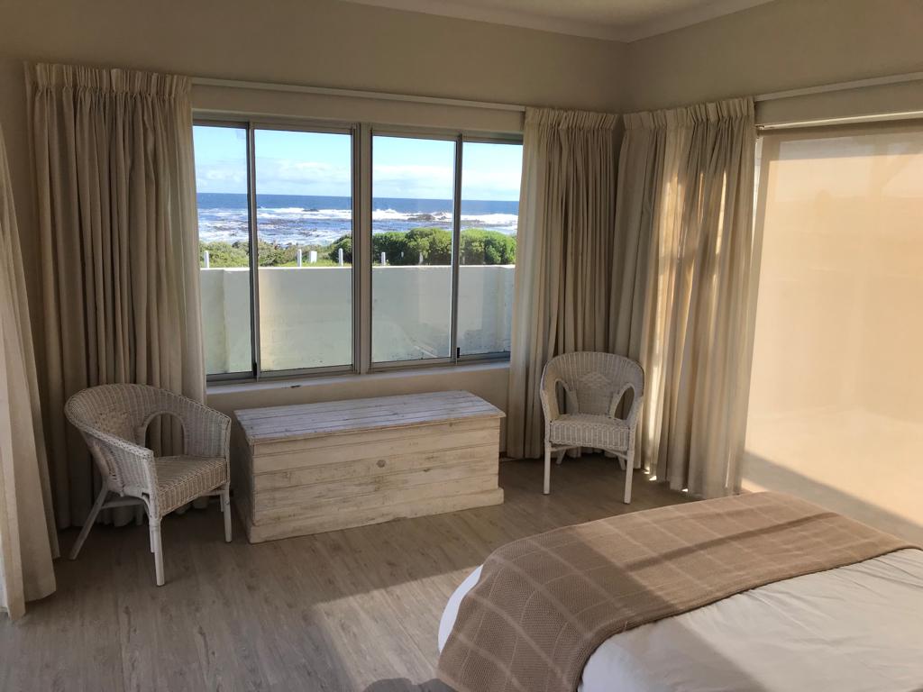 La Mer – Beautiful Beachfront Home thumbnail 10