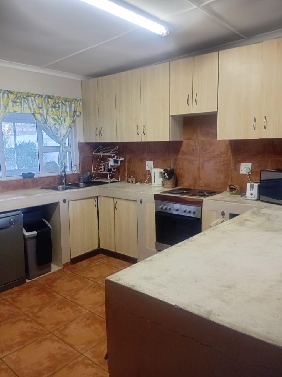 Out of Africa, Sandbaai thumbnail 3