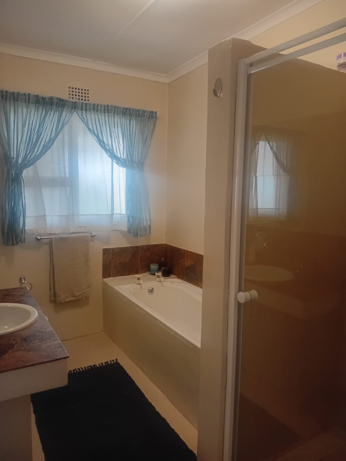 Out of Africa, Sandbaai thumbnail 6