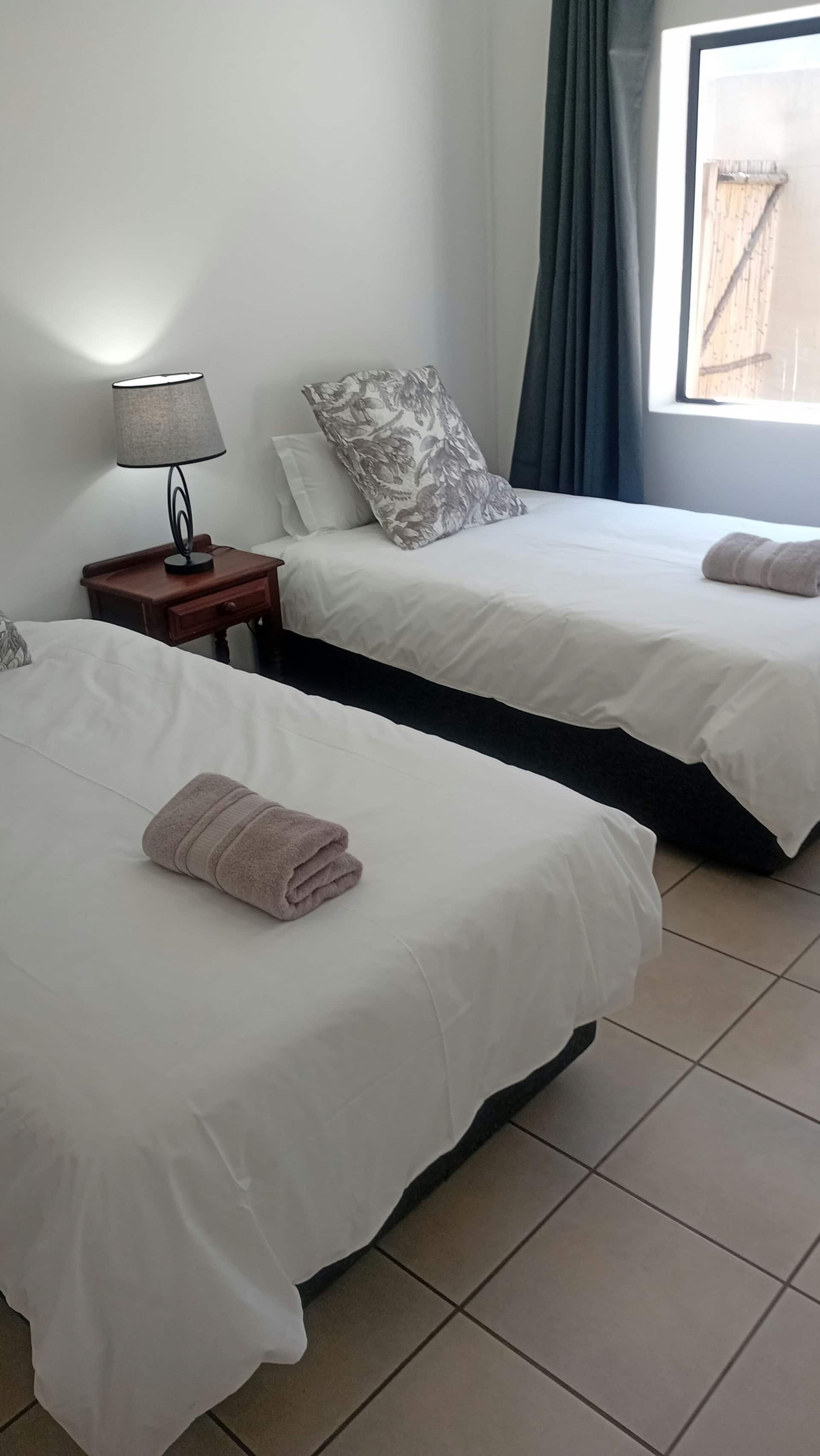 Serenity – 3 bedroom self-catering holiday home in Vermont, Hermanus thumbnail 18