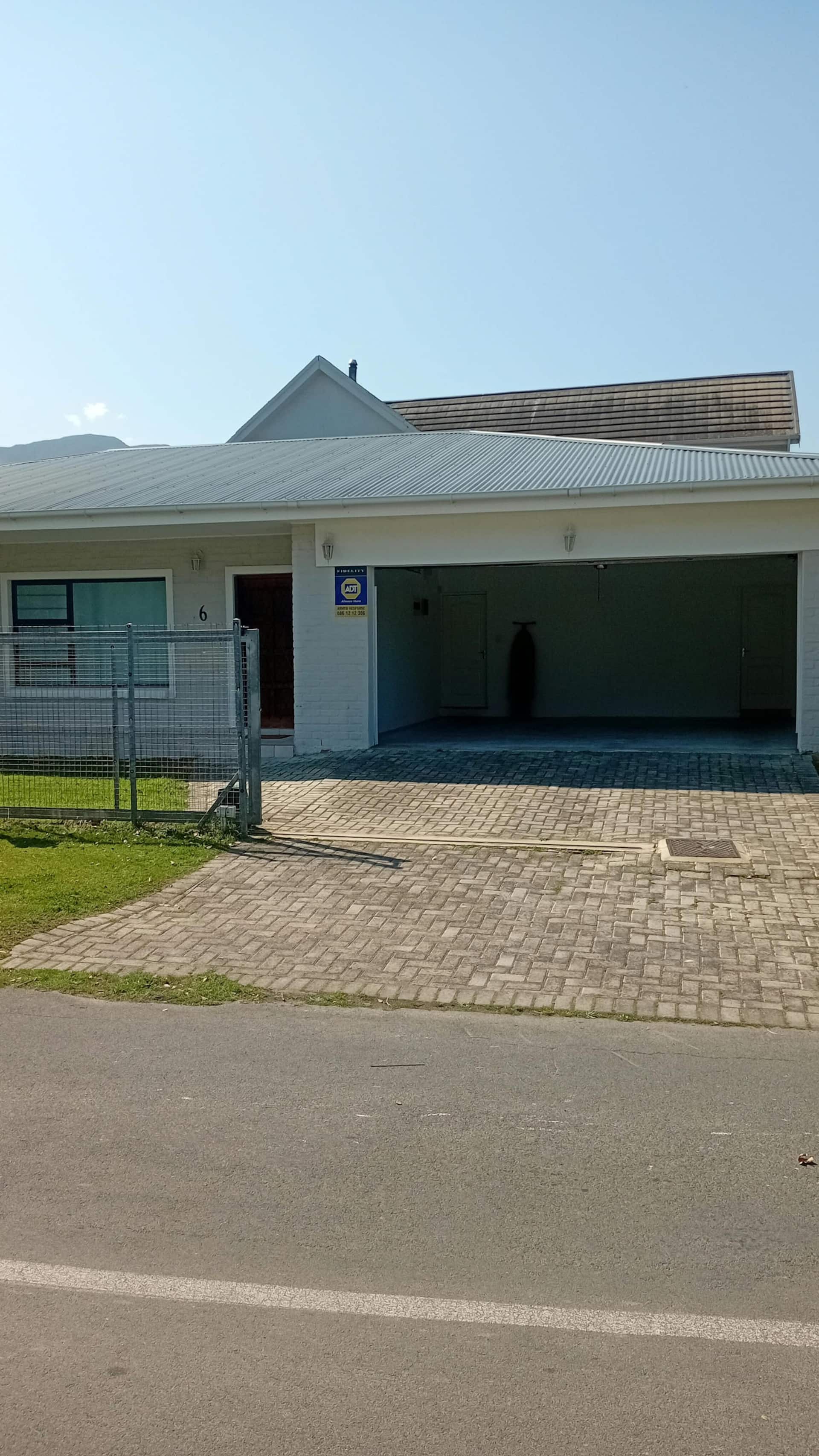 Serenity – 3 bedroom self-catering holiday home in Vermont, Hermanus thumbnail 24