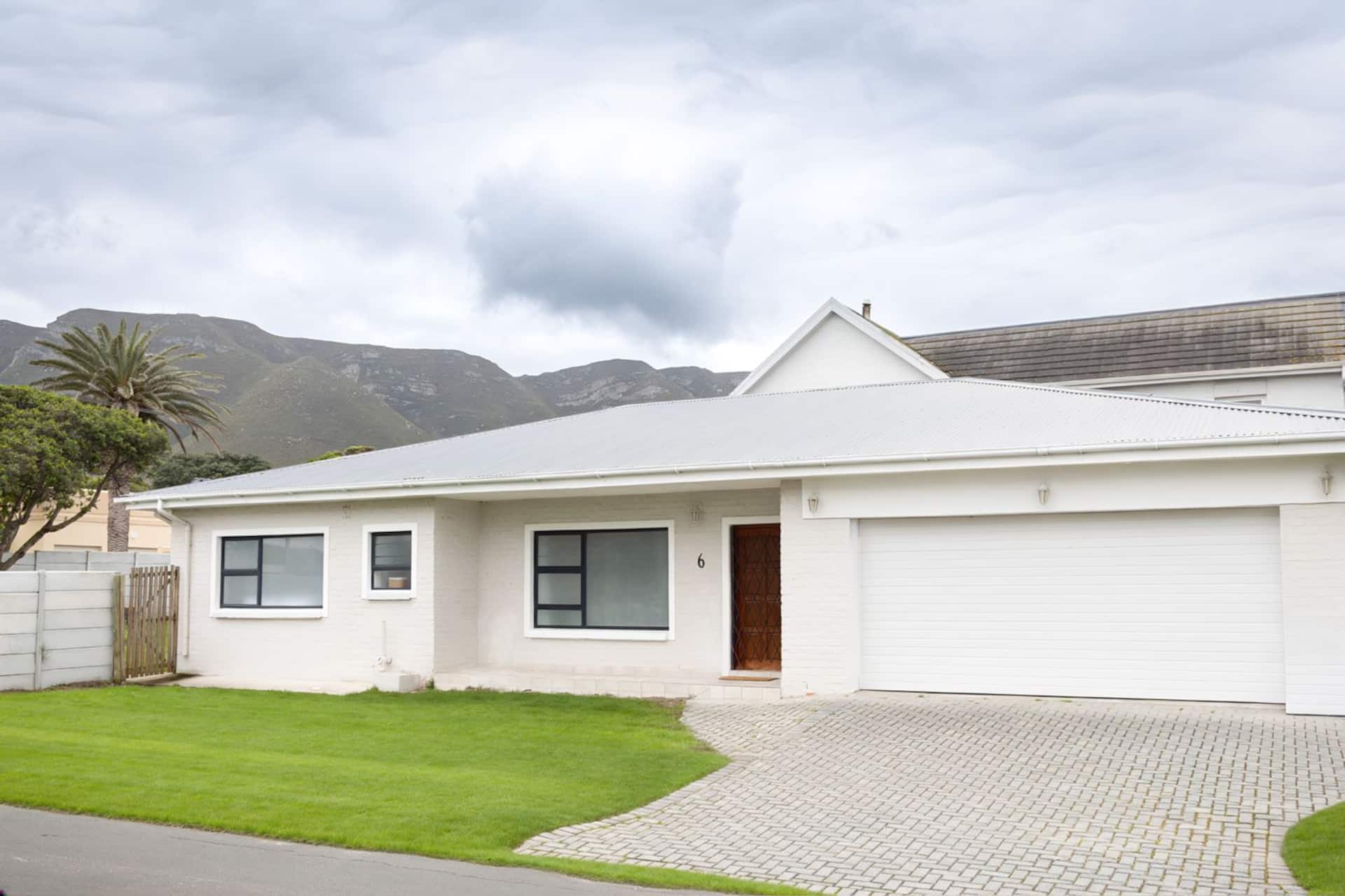 Serenity – 3 bedroom self-catering holiday home in Vermont, Hermanus thumbnail 2