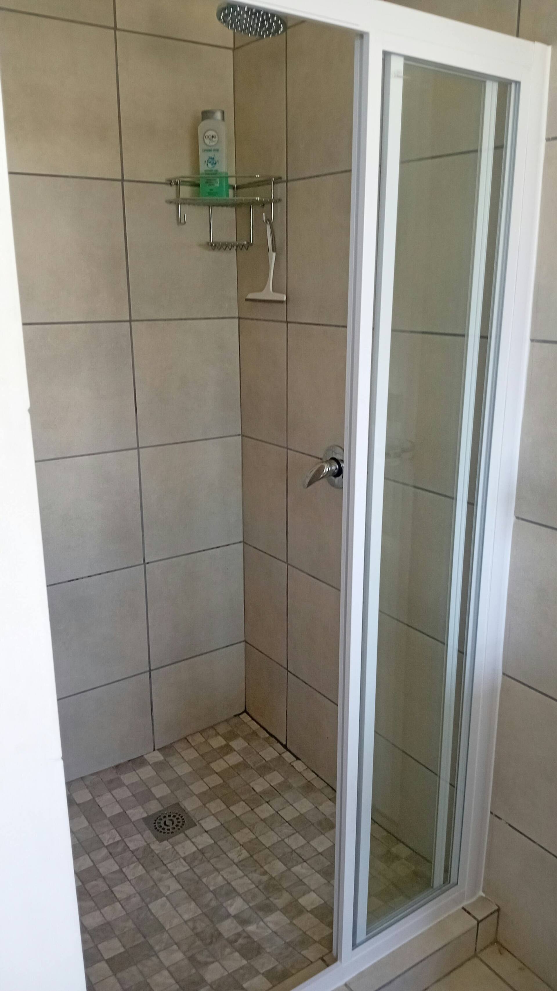 Serenity – 3 bedroom self-catering holiday home in Vermont, Hermanus thumbnail 22