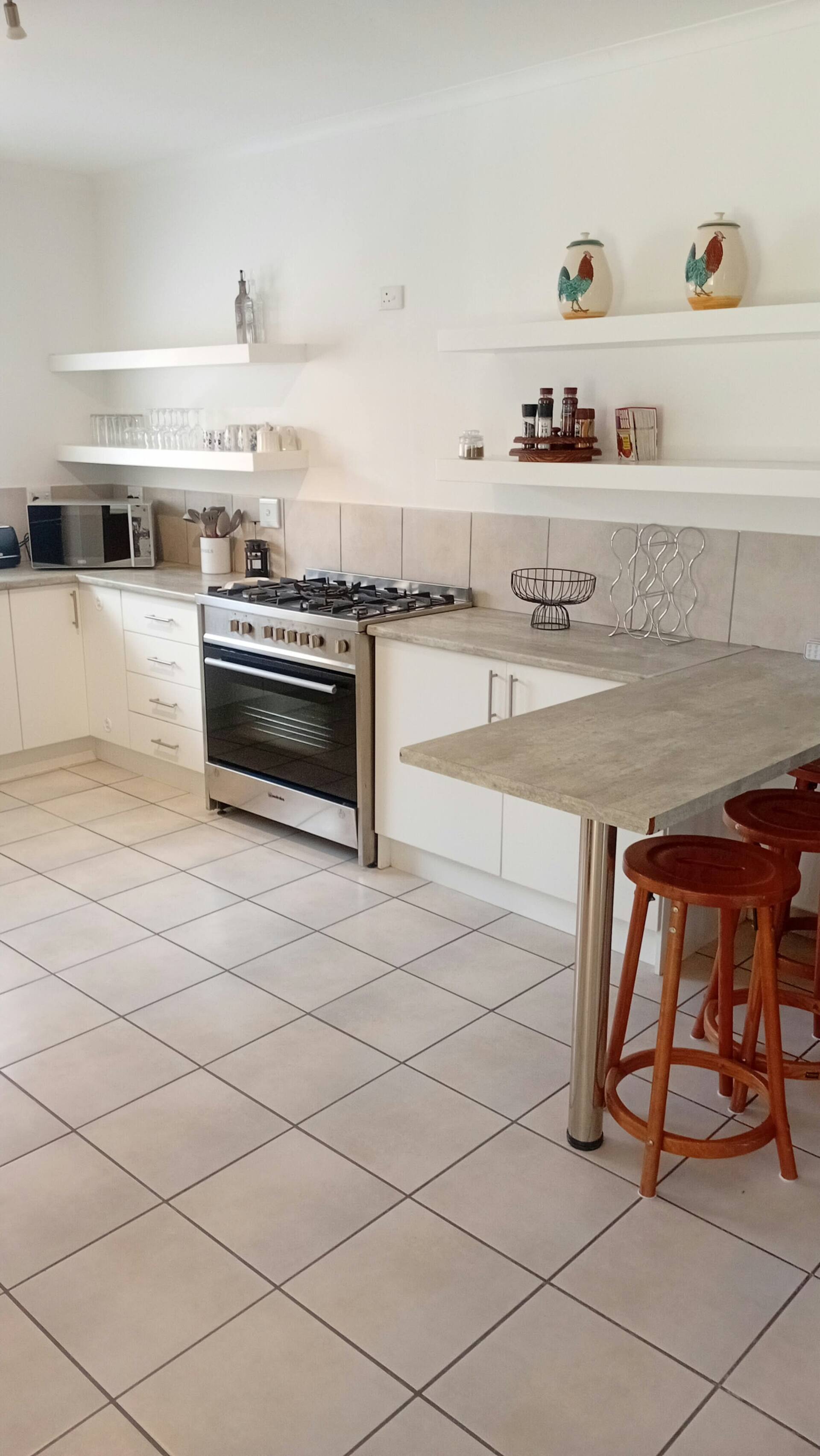 Serenity – 3 bedroom self-catering holiday home in Vermont, Hermanus thumbnail 6